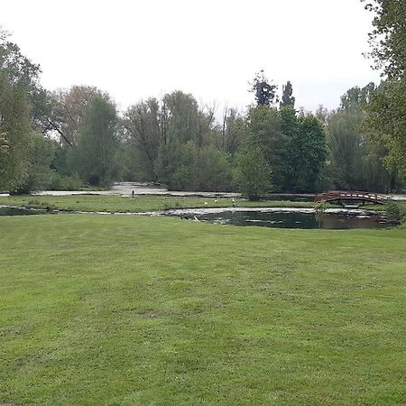 Adorable Maison D'Hotes Bordee D'Etangs Au Calme. Grandcourt  Zewnętrze zdjęcie